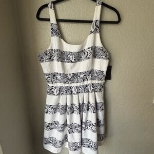 Want & Need‎ woman's dress large  NWT